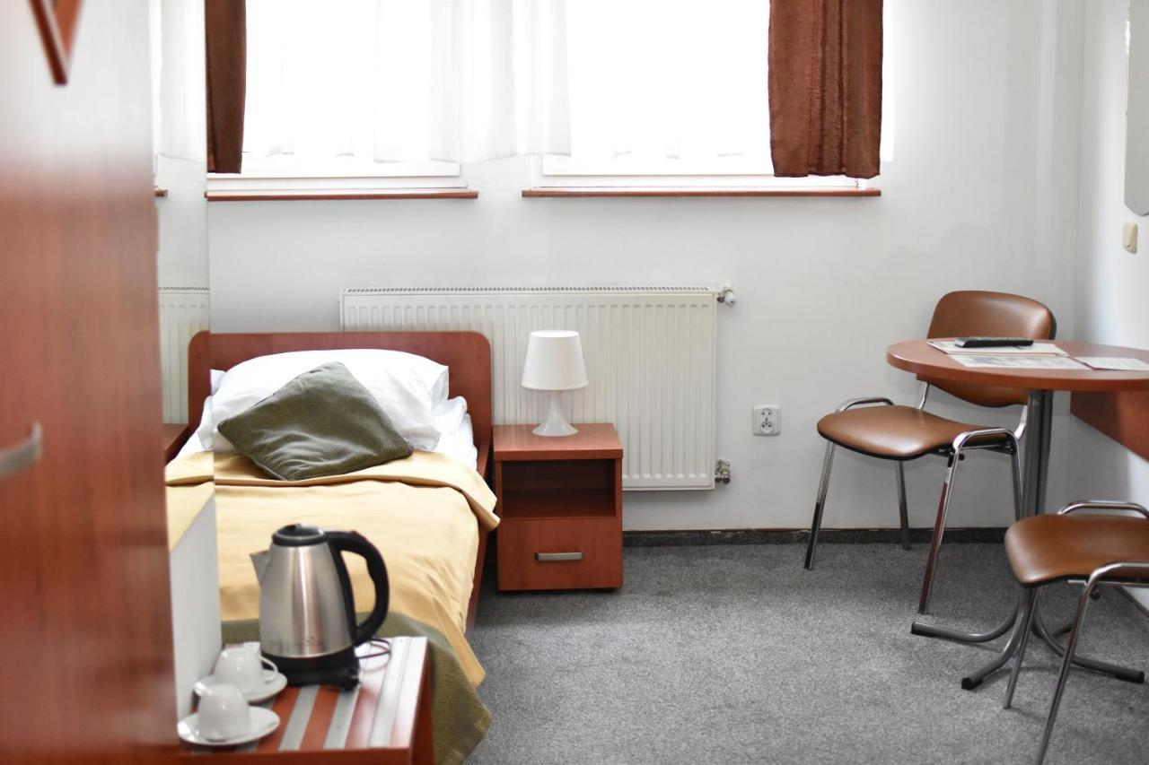 Hotel Dabrowiak Dąbrowa Górnicza Kültér fotó