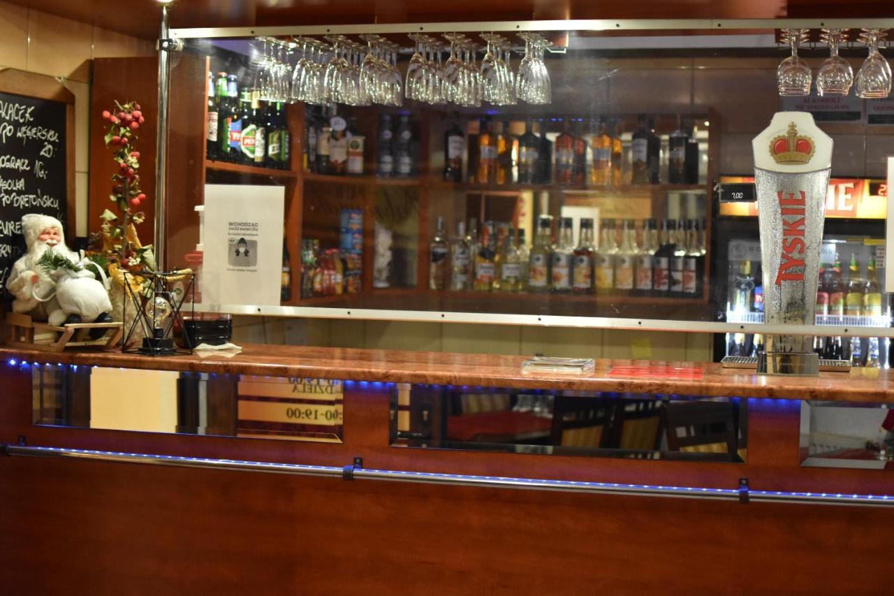 Hotel Dabrowiak Dąbrowa Górnicza Kültér fotó