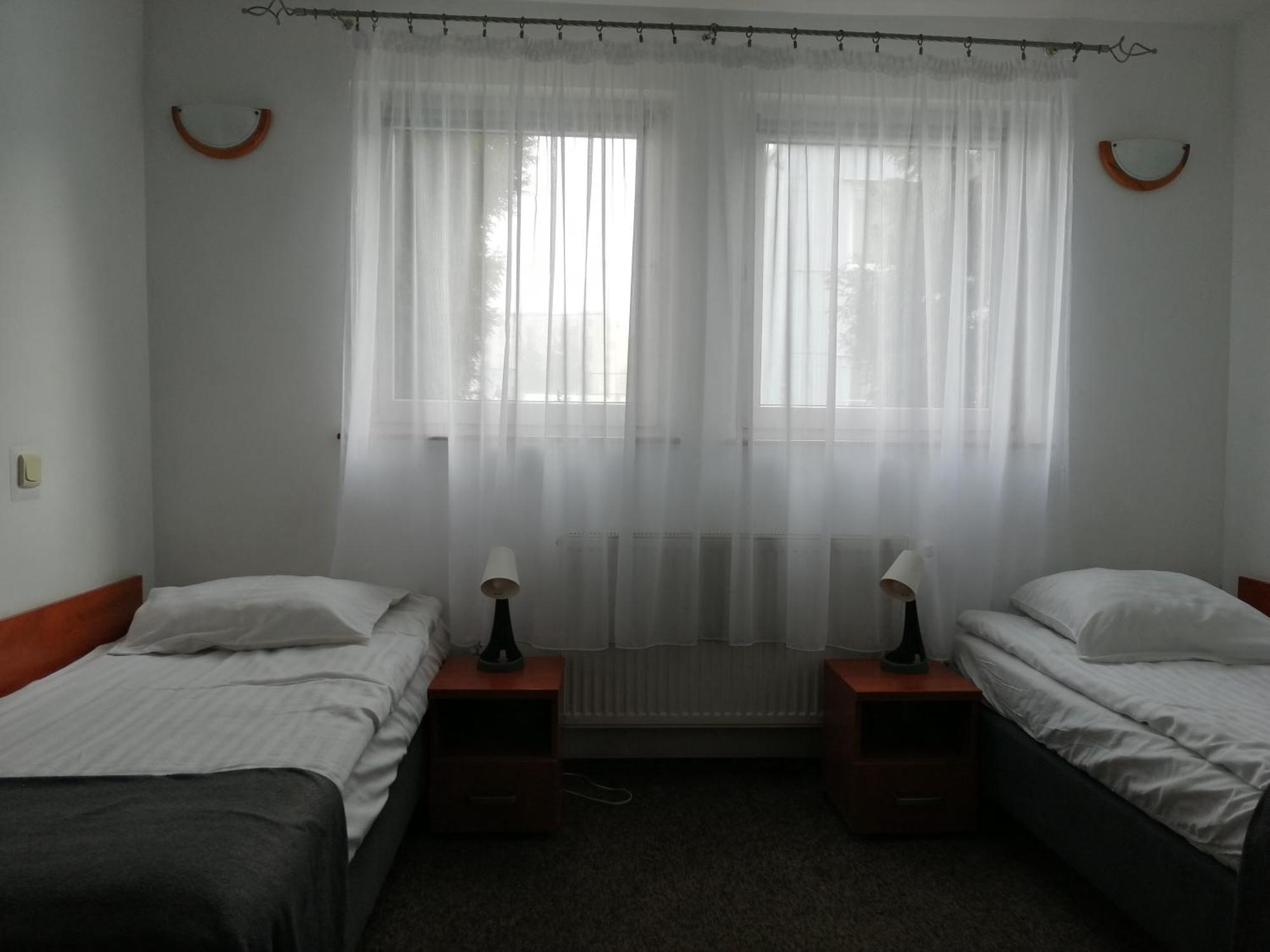 Hotel Dabrowiak Dąbrowa Górnicza Kültér fotó